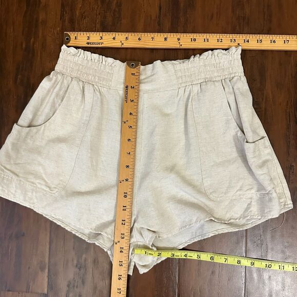 MABLE Linen-Blend Sandy Beaches Smocked Waist Shorts in Natural w Pockets - Picture 9 of 9